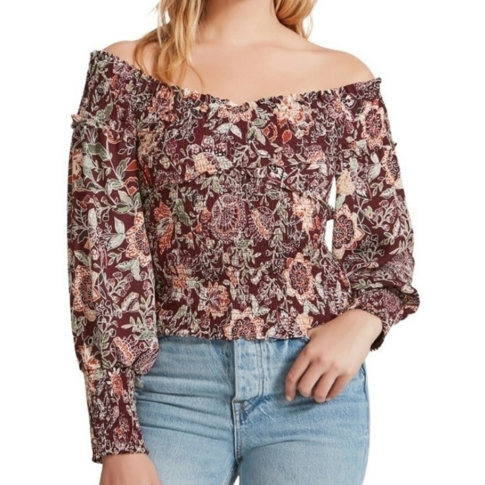 𝅺BB Dakota X Steve Madden, Helena, smart floral off the shoulder crop top